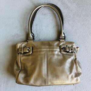 NWOT Tignanello Champagne Gold Pebble Leather Shoulder Bag
